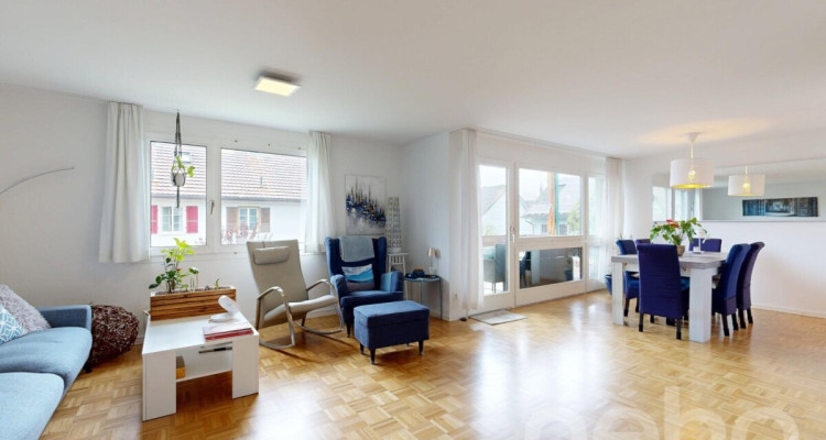 4-Zimmerwohnung mit Stil, Nähe Zentrum und viel Platz image 3