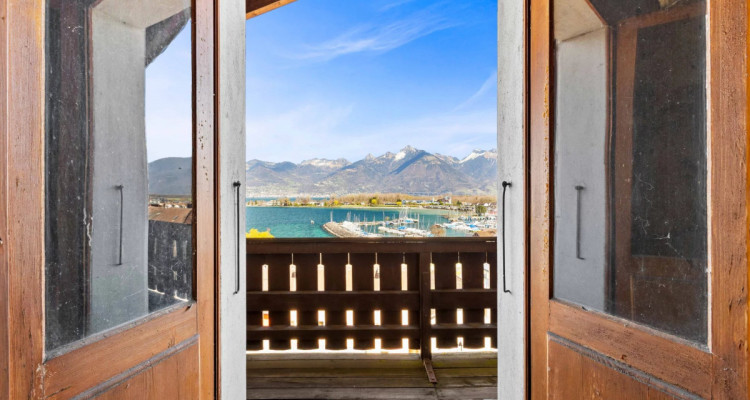 Exclusivité ! Belle bâtisse à rénover face au Lac ! image 3