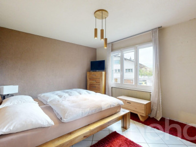 Superbe petite maison familiale rénovée avec terrasse et grand jardin! image 9