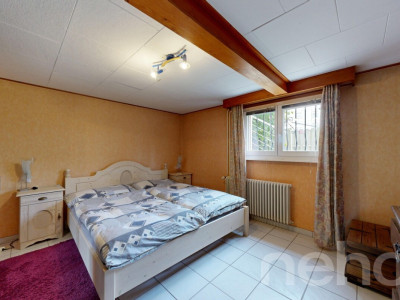 Superbe petite maison familiale rénovée avec terrasse et grand jardin! image 12