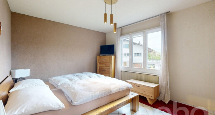 Superbe petite maison familiale rénovée avec terrasse et grand jardin! image 9