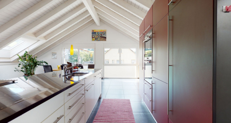 Gepflegte Dachwohnung mit viel Komfort 4.5 Zimmer Dach-WHG image 10