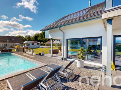 Maison de rêve avec piscine chauffée et vue lac ! image 1