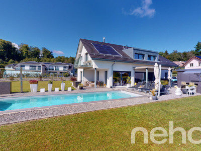 Maison de rêve avec piscine chauffée et vue lac ! image 3