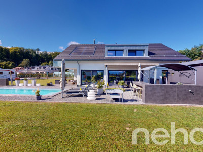 Maison de rêve avec piscine chauffée et vue lac ! image 4