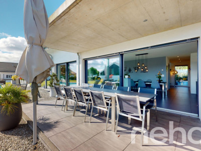 Maison de rêve avec piscine chauffée et vue lac ! image 9