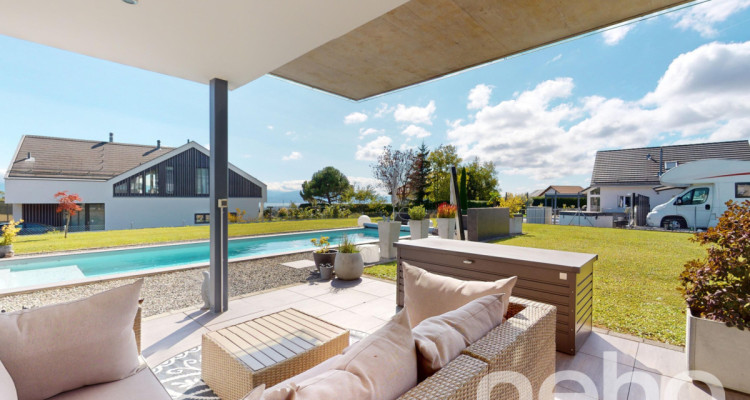 Maison de rêve avec piscine chauffée et vue lac ! image 2