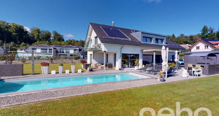 Maison de rêve avec piscine chauffée et vue lac ! image 3