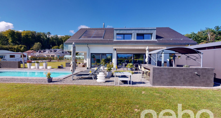 Maison de rêve avec piscine chauffée et vue lac ! image 4