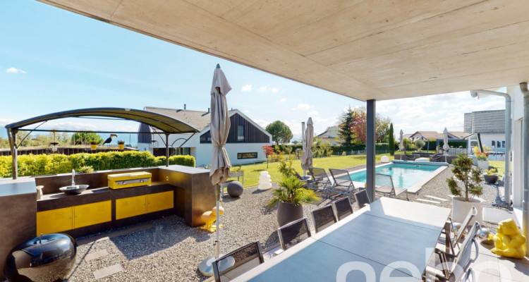 Maison de rêve avec piscine chauffée et vue lac ! image 7