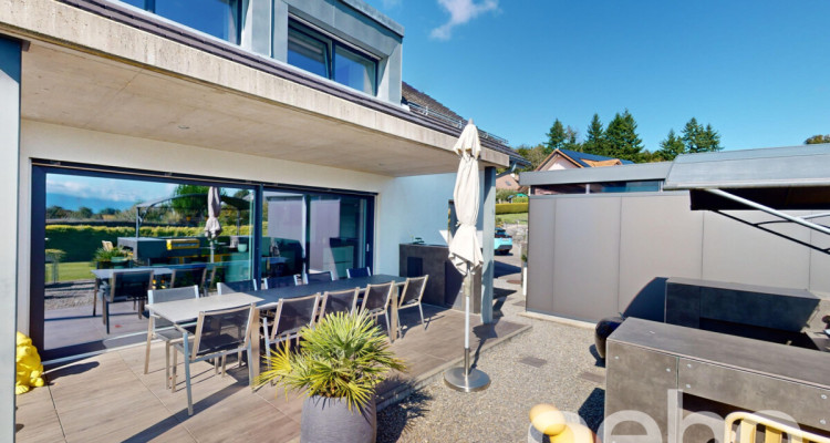Maison de rêve avec piscine chauffée et vue lac ! image 8