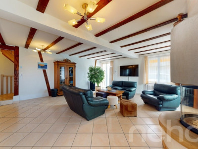 Grande maison rénovée avec vaste jardin à St-Imier image 3