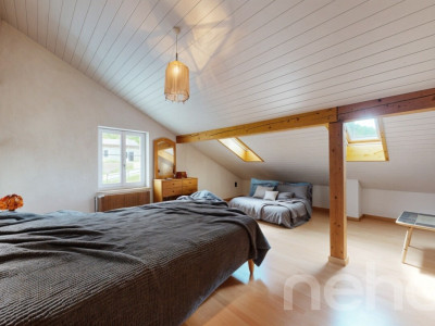 Grande maison rénovée avec vaste jardin à St-Imier image 9