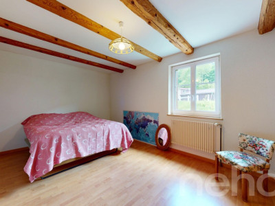 Grande maison rénovée avec vaste jardin à St-Imier image 10