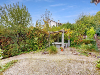 Sehr gepflegtes Doppeleinfamilienhaus mit gemütlichem Garten image 11