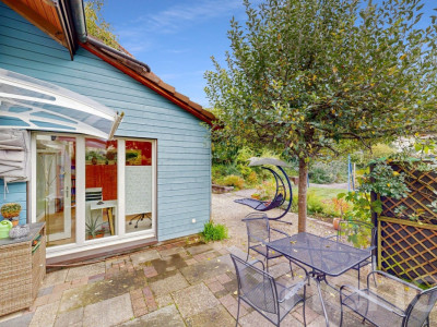 Sehr gepflegtes Doppeleinfamilienhaus mit gemütlichem Garten image 12