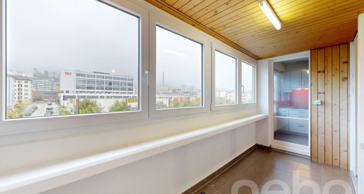 Appartement lumineux avec vue dégagée et emplacement idéal image 2