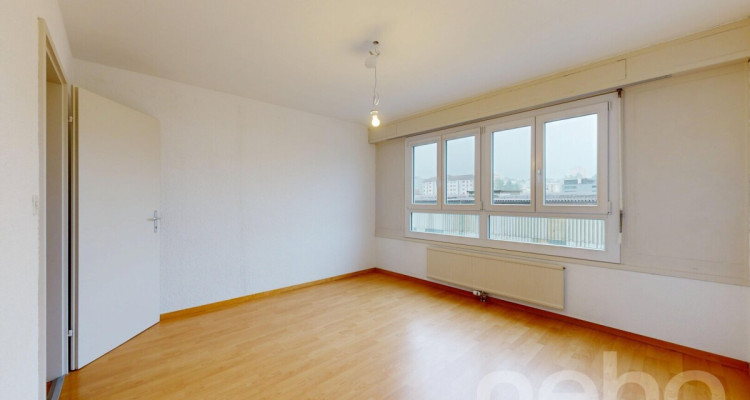 Appartement lumineux avec vue dégagée et emplacement idéal image 4