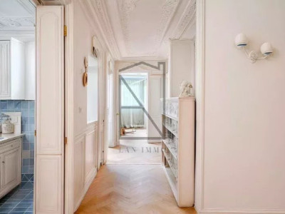 Unique! 4.5 room apartment with panoramic lake view! image 4