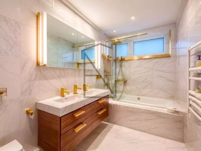 Unique! 4.5 room apartment with panoramic lake view! image 9