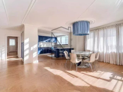 Unique! 4.5 room apartment with panoramic lake view! image 10