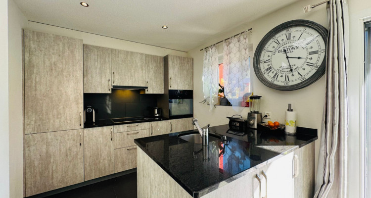 LUMINEUX ET SPACIEUX, VUE IMPRENABLE A ORSIERE image 3