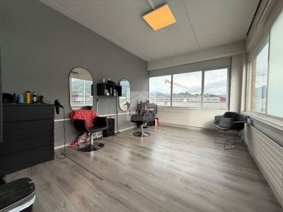 Bureau / Surface administrative / commerciale de 35 m2 à louer à Conthey image 2