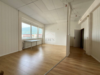 Bureau / surface administrative / commerciale de 31 m2 à louer à Conthey image 1