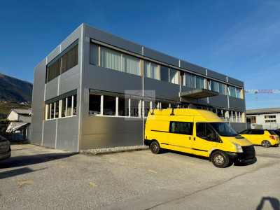 Atelier - Halle : Grande surface à louer à Conthey image 6