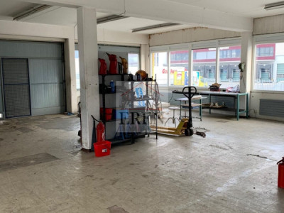 Atelier - Halle : Grande surface à louer à Conthey image 7