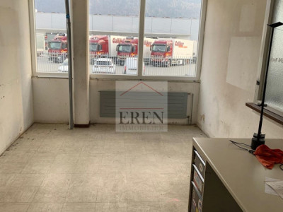 Atelier - Halle : Grande surface à louer à Conthey image 11