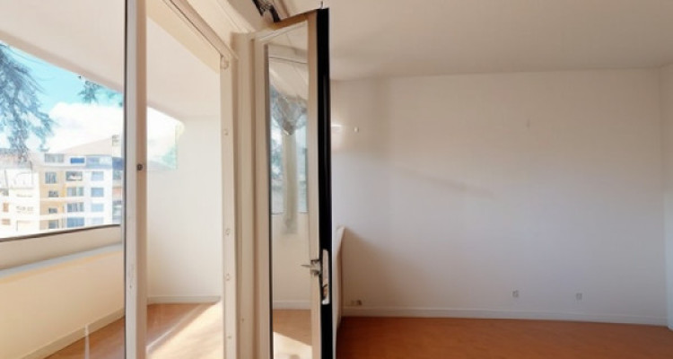 En exclusivité: Appartement centre Ville, confortable & lumineux  2 pièces image 2