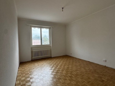 Appartement de 4 pièces au 5ème étage avec grande terrasse image 3