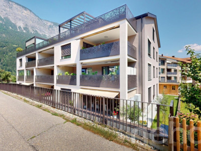 Moderne 5.5-Zimmer-Wohnung mit hochwertigem Ausbau in Domat/Ems image 1