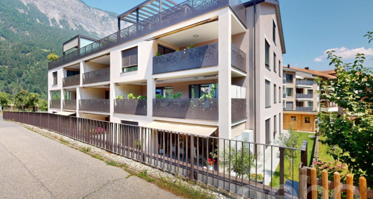 Moderne 5.5-Zimmer-Wohnung mit hochwertigem Ausbau in Domat/Ems image 1