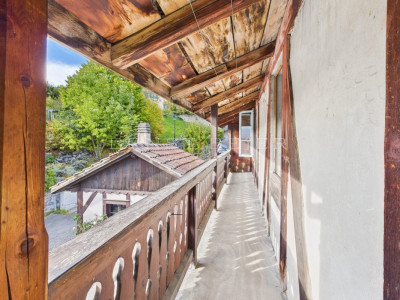 Chalet mitoyen à rénover - vue dégagée - environnement calme et verdoyant  image 5