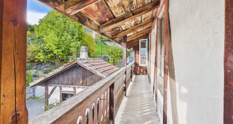 Chalet mitoyen à rénover - vue dégagée - environnement calme et verdoyant  image 5