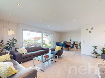 Modernes 7-Zimmer Einfamilienhaus in Oberweningen image 1