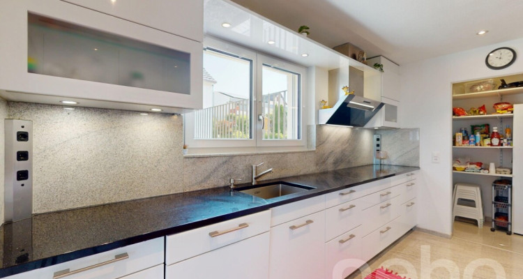 Modernes 7-Zimmer Einfamilienhaus in Oberweningen image 5