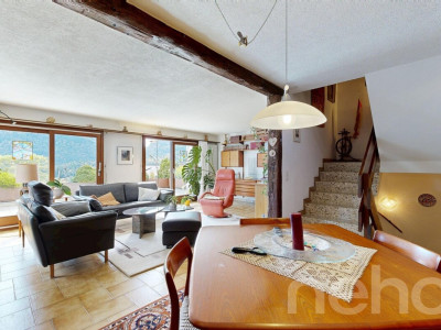 Grande maison mitoyenne sur 3 étages avec terrasse et balcon! image 2