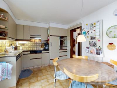 Grande maison mitoyenne sur 3 étages avec terrasse et balcon! image 7