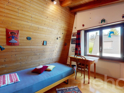 Grande maison mitoyenne sur 3 étages avec terrasse et balcon! image 10