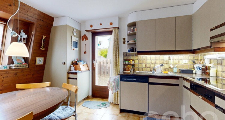 Grande maison mitoyenne sur 3 étages avec terrasse et balcon! image 8