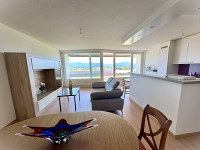 Bel appartement rénové avec grand balcon et vue sur le lac et les Alpes image 4