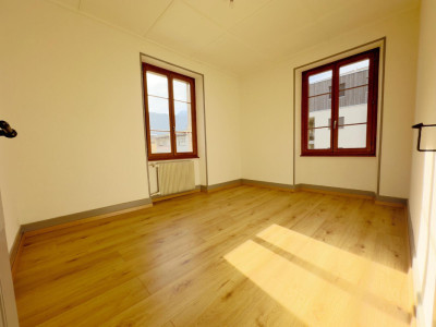 Appartement de 4.5 pièces situé au centre de Fully image 6