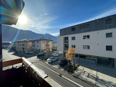 Appartement de 4.5 pièces situé au centre de Fully image 2