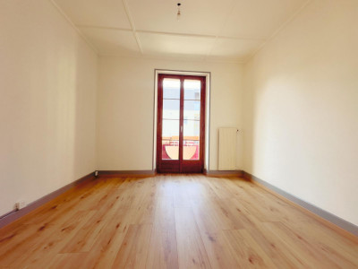 Appartement de 4.5 pièces situé au centre de Fully image 4