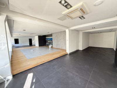 Surface commerciale denv. 143m2 avec parking - Rte de Vevey 29, 1009 Pully image 1