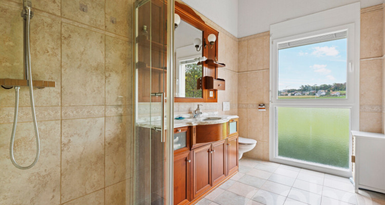 Exclusif: Grande villa de 3 logements avec piscine image 7