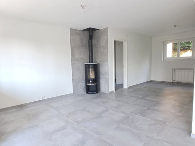 A louer au rez, un 6.5 pièces entièrement rénové d’env. 100m2 à La Tour de Peilz image 3